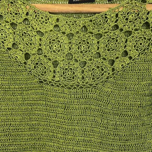 BCBGMaxAzria Green Crochet Knit Top Blouse Long Sleeve Lace Neckline - Picture 3 of 7